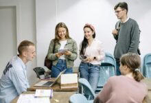 identify callers from numbers