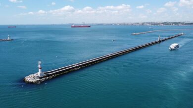 traffic growth lighthouse 3855463073